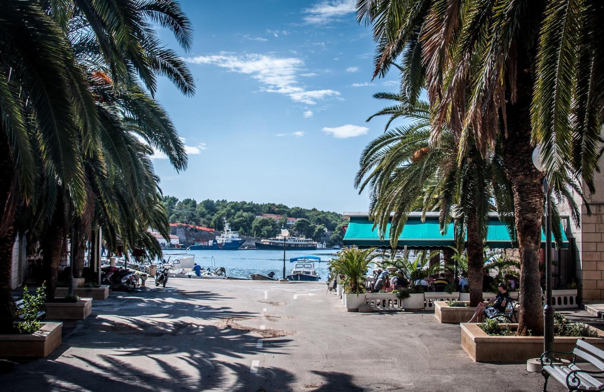 Riva Apartments Villa Thalia - Milna, Brac Milna  Eksteriør billede